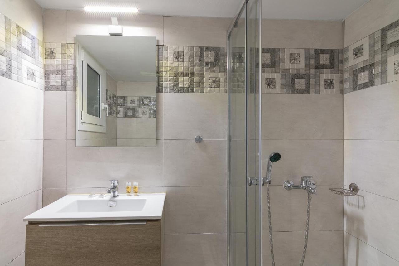 Kerameikos Metro Apartment For 4 Athens Exterior photo